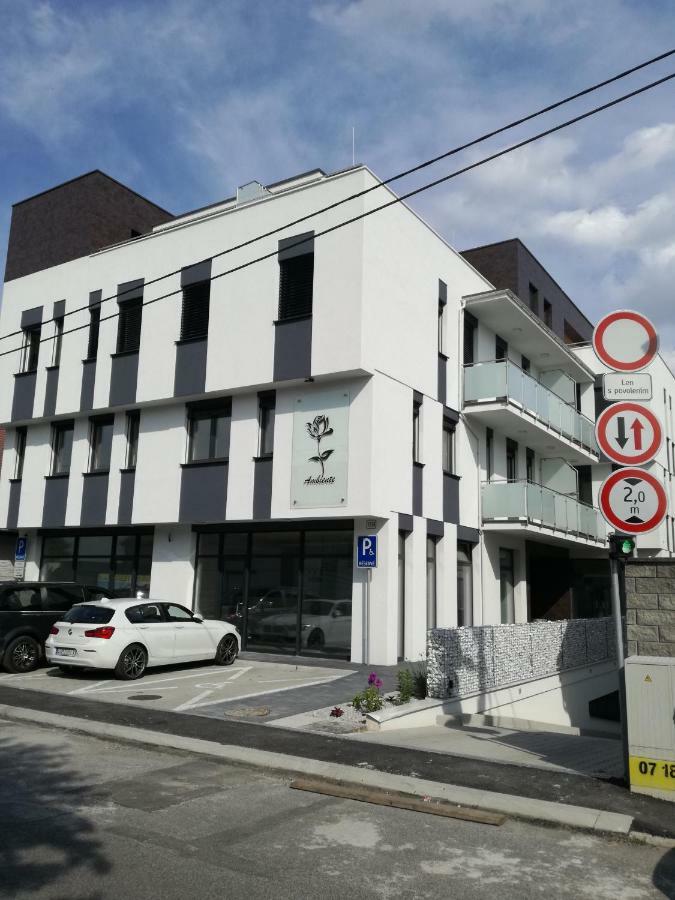 Apartamento Ambiente Dunajská Streda Exterior foto
