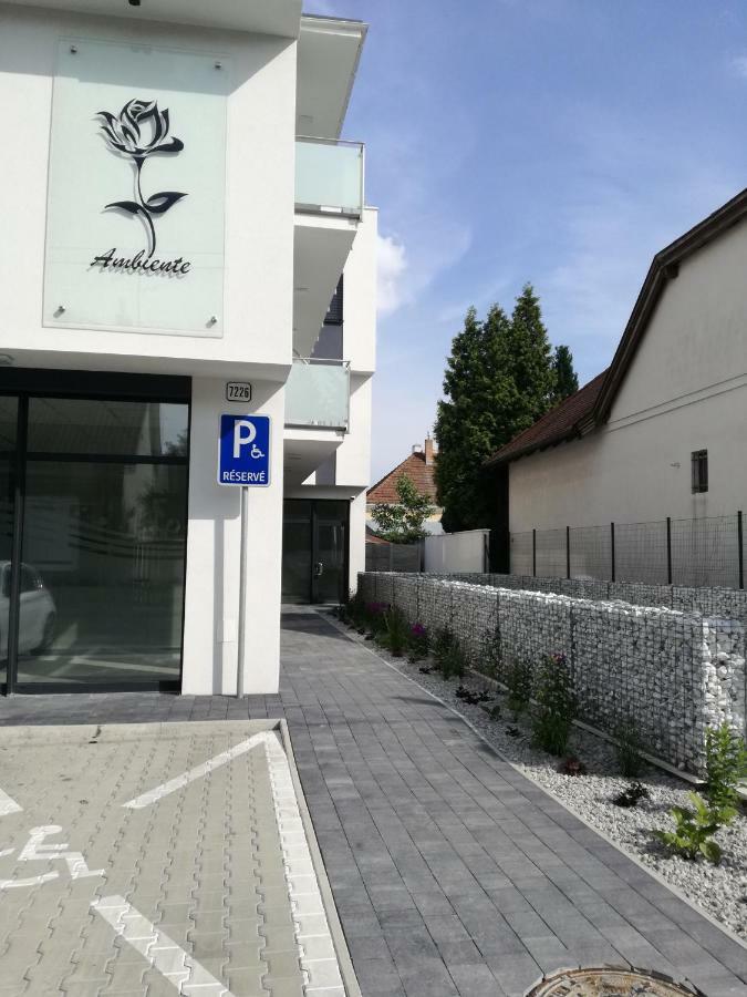 Apartamento Ambiente Dunajská Streda Exterior foto